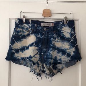 Levi’s Cut-Off Shorts